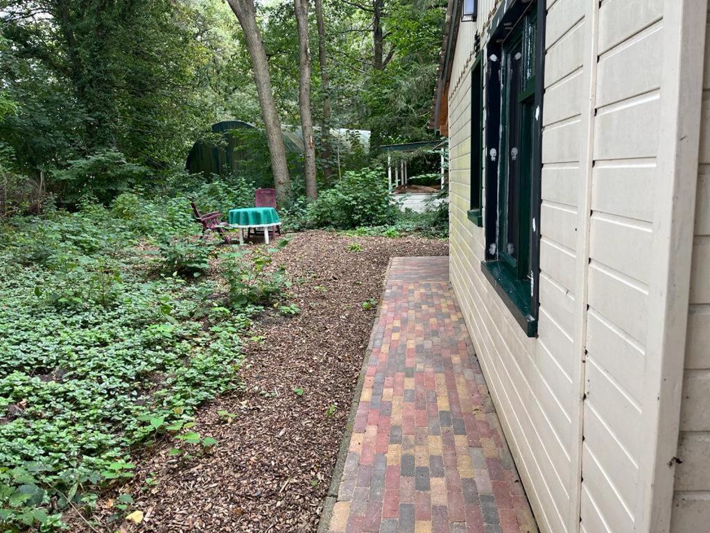 Huisje In Het Bos Zuidlaren Exterior photo